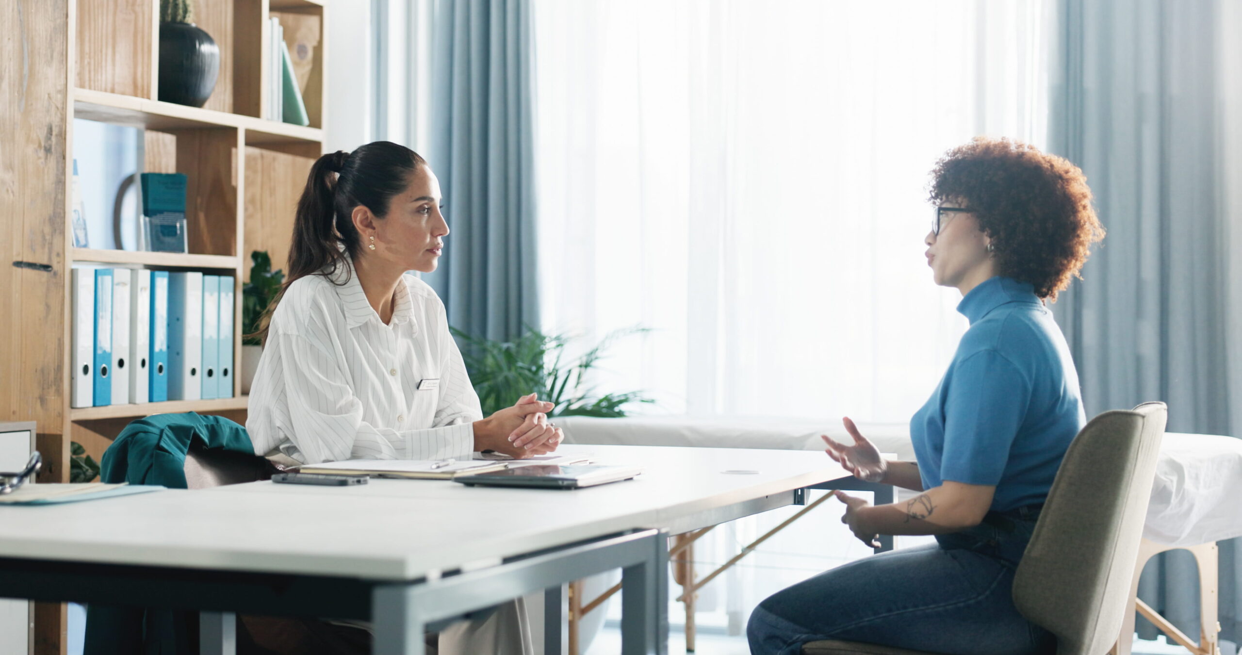 women-doctor-listening-with-patient-symptoms-diagnosis-question-clinic-office-female-people-medical-worker-advisor-with-client-health-advice-information-help-hospital